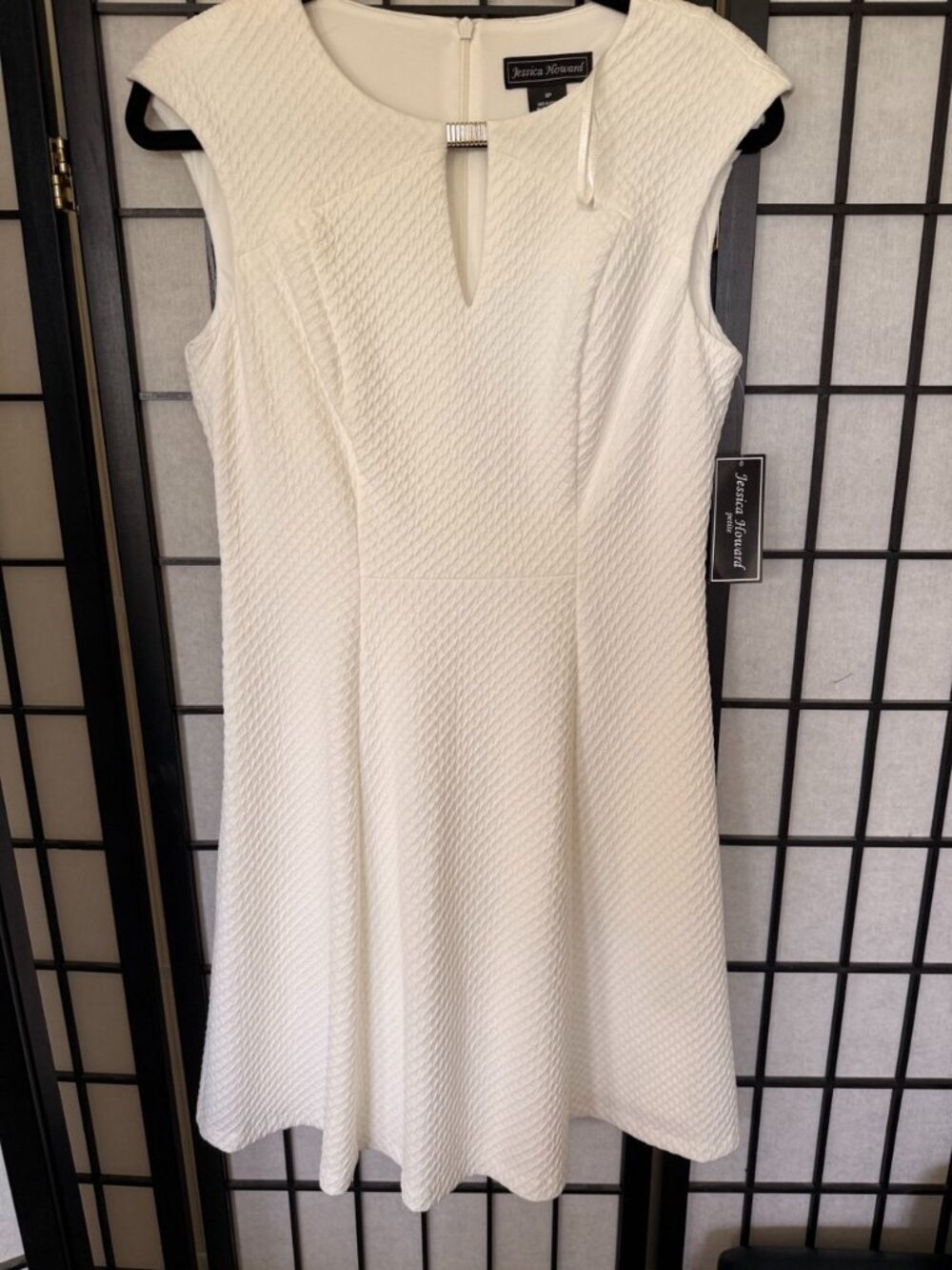 Jessica Howard White Textured Fit & Flare Dress with Keyhole Detail Size 8P NWT